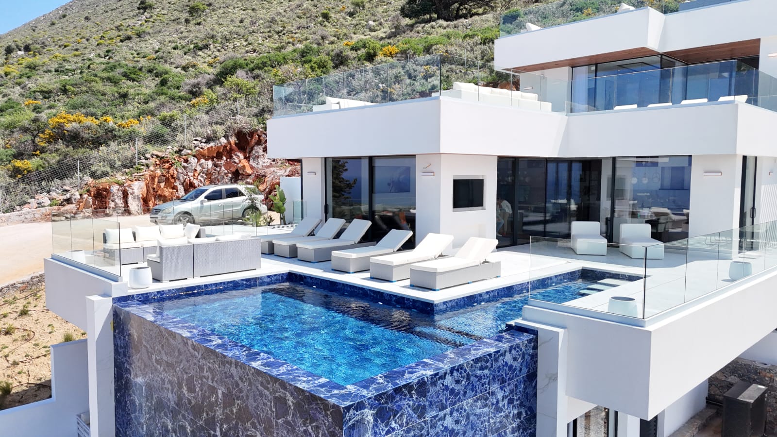 Villa DeLuxe - exteriorView