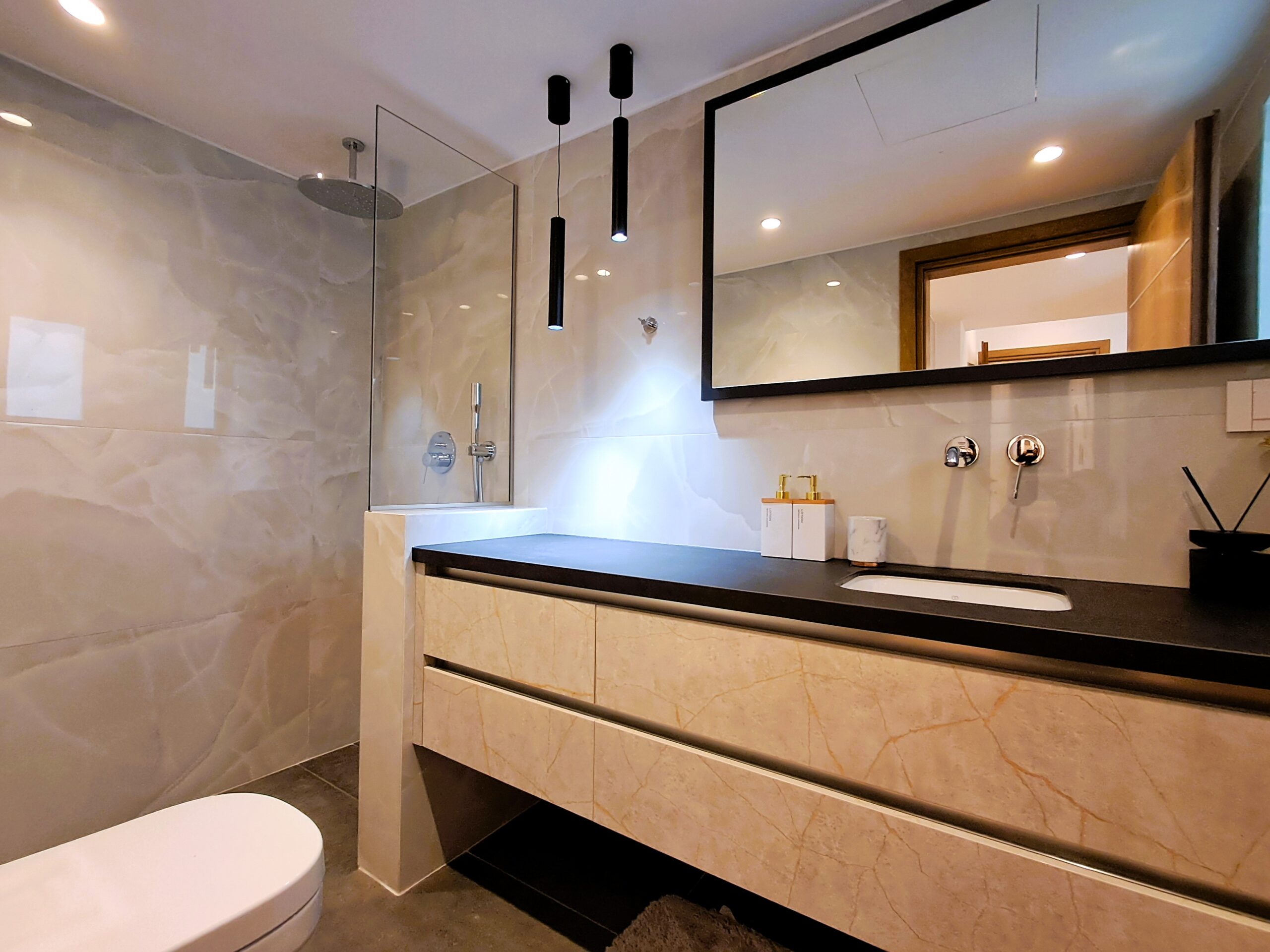 Villa DeLuxe - bathroom